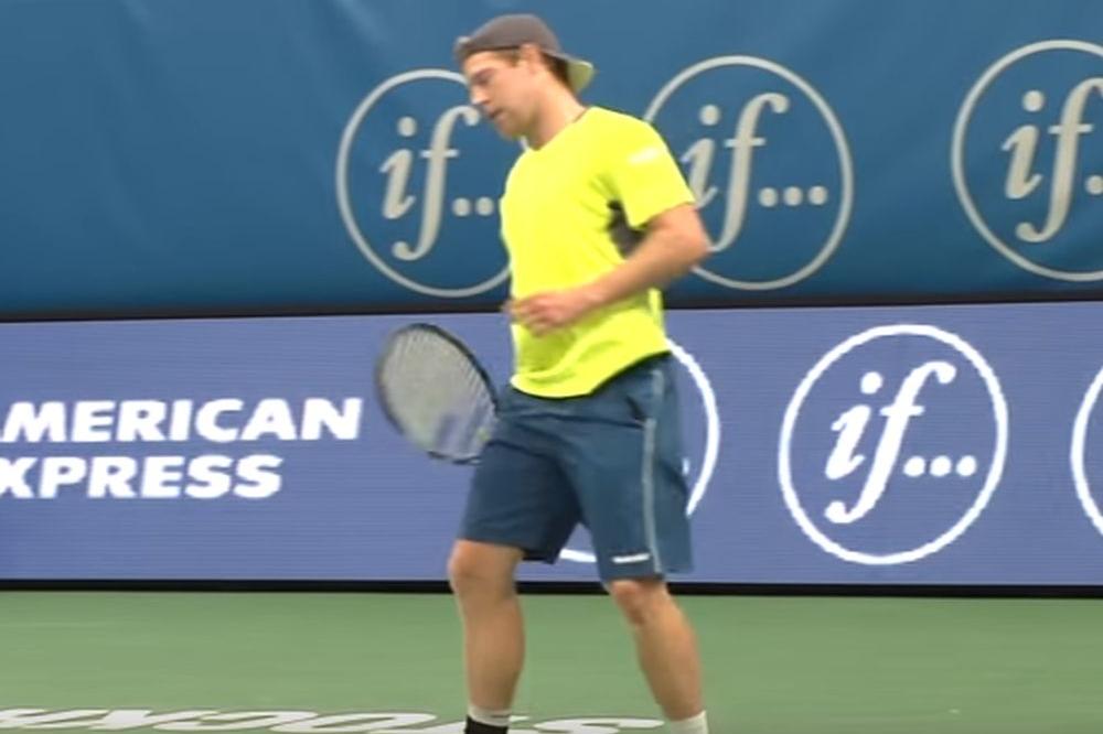 SRBIN ZAVRŠIO NA OPERACIJI: Šveđanin reketom izbio dva zuba srpskom teniseru!