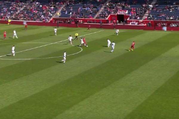 Našli smo sudiju za Večiti derbi! Svi su videli ofsajd, a on je rekao pomoćniku da spusti zastavicu! Posle su mu se svi izvinjavali! (VIDEO)