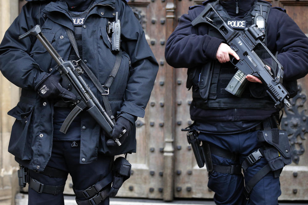 POLICAJCI NA ZADATKU 23 SATA BEZ VODE I HRANE! Oglasio se i sindikat