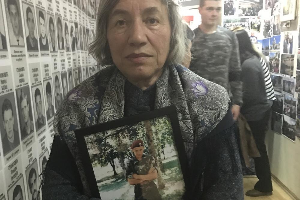 Majko, ne brini ako se ne javim... Poslednja poruka stradalog vojnika ledi krv u žilama! (FOTO)