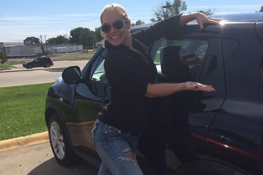 BRUTALNA ISPOVEST MMA BORKINJE: Ukakila se u ringu, a Berluskoni je tako umazanu hteo da je vodi u krevet i sve to na prijemu kod Putina! (VIDEO)