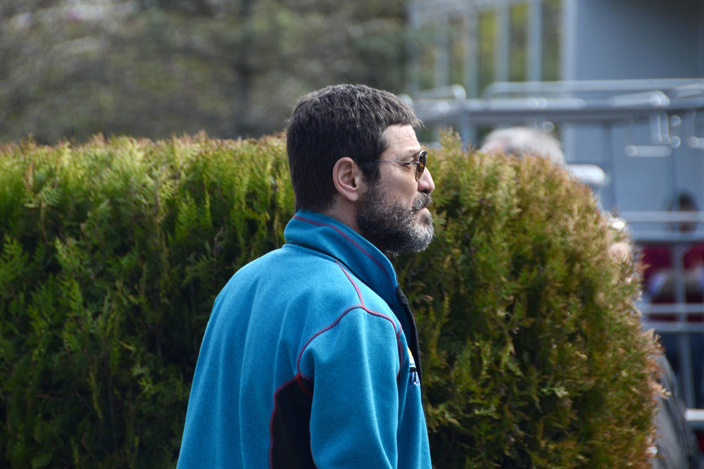 DRAGAN JOVANOVIĆ JE DOBIO NEOBIČAN I ORIGINALAN POKLON OD DULETA SAVIĆA! Gagi nije skidao osmeh sa lica! (FOTO)