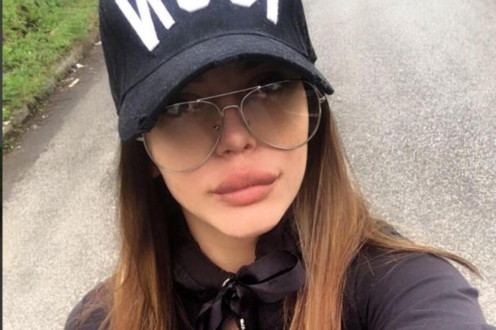 ĆERKA NAŠEG PEVAČA UDALA SE ZA MOĆNIKA I ŽIVI U LUKSUZU: Zavirite u njihov DOM, tu KRIZE NEMA (FOTO)