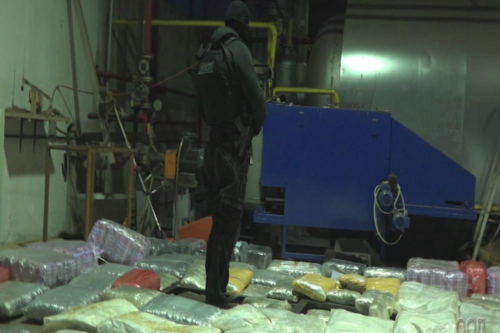 KAO DA JE EL ČAPO DOŠAO U SRBIJU: Pogledajte kako je srpska policija zaplenila rekordnu količinu droge! (VIDEO)