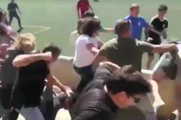 BEŽANIJA - OFK BEOGRAD NA ŠPANSKI NAČIN! Ove roditelje mi nazivamo užasnim huliganima! (VIDEO)