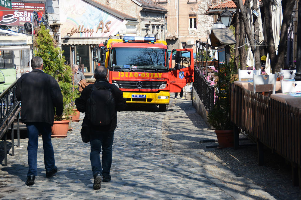 VATROGASCI U SKADARLIJI: Goreo restoran "Dva jelena"
