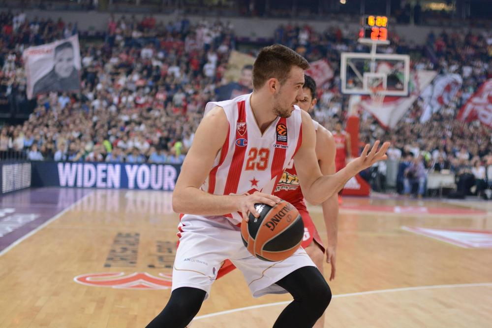 DA LI JE MOGUĆE? Otkrili smo razlog zbog koga Zvezda gubi od Olimpijakosa! (FOTO)