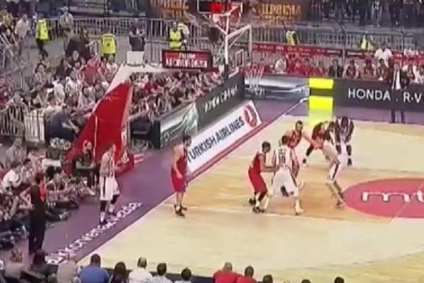 Sami donesite odluku! Da li su sudije brutalno POKRALE Zvezdu i otele joj pobedu protiv Olimpijakosa?! (VIDEO)