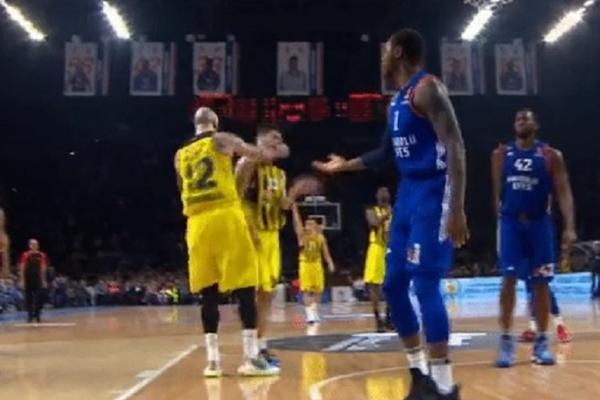 Pero Antić NAB'O Kalinića! (VIDEO)