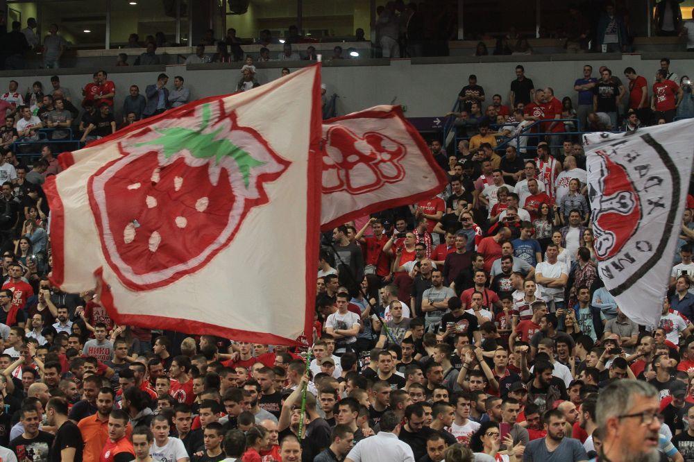 Gde je Ante Tomić kada ti je najpotrebniji? Delije i u Barseloni učinile da svi zaborave himnu Evrolige! (VIDEO)