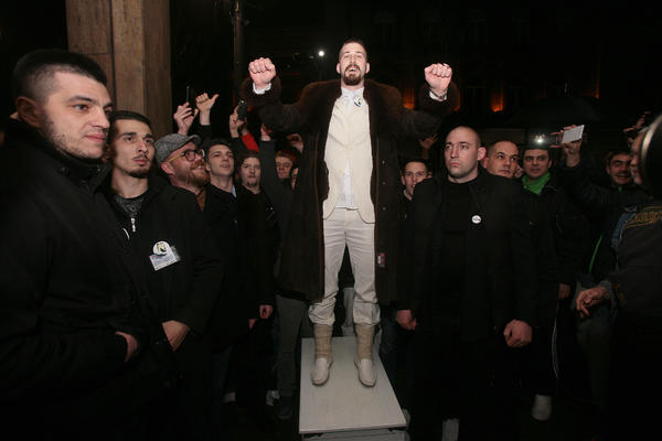 POMISLILI SMO DA BELI IMA NAJJAČI BILBORD SVIH VREMENA! A onda smo se razočarali! (FOTO)