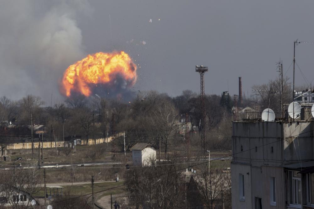 OTKRIVEN UZROK VATRE KOJA JE GUTALA UKRAJINU! Skladište municije navodno zapalio DRON (VIDEO)