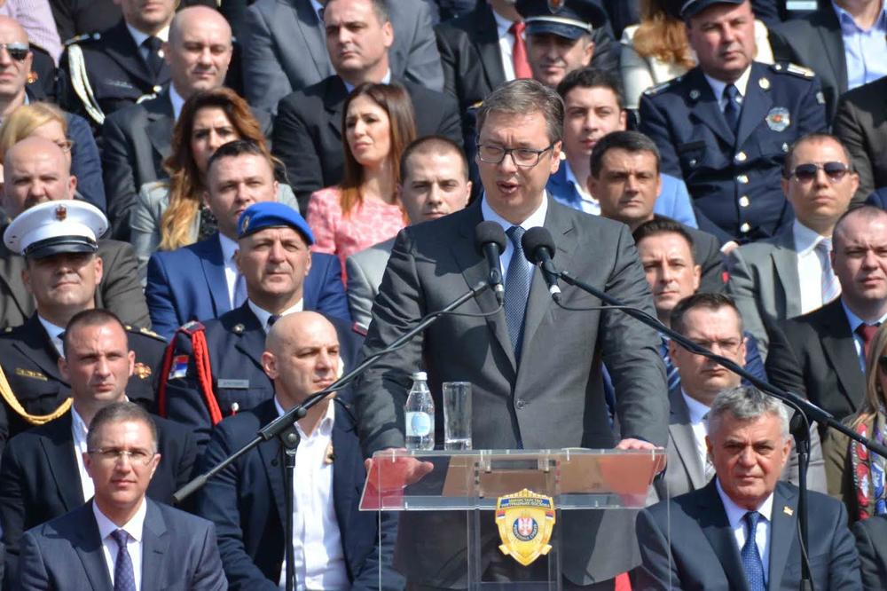 OVO JE BUDUĆNOST NAŠE ZEMLJE: 404 policijska službenika ispred Palate Srbija, među njima 111 devojaka!
