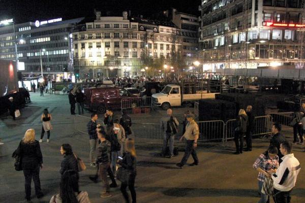 GDE JOŠ OVO IMA? Ljudi došli da gledaju balet, ali ništa nisu videli zbog bahatosti predsedničkog kandidata! (FOTO)