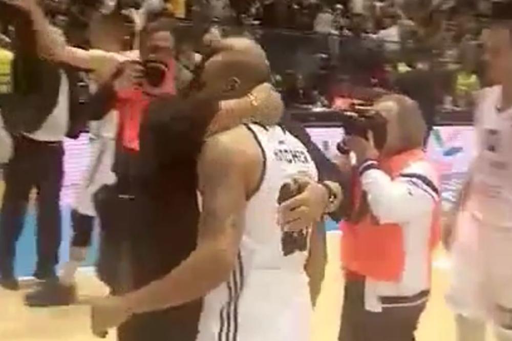 Eksplozija emocija kod Aleksandra Džikića: Hečer je osetio svu snagu zagrljaja trenera Partizana! (VIDEO)