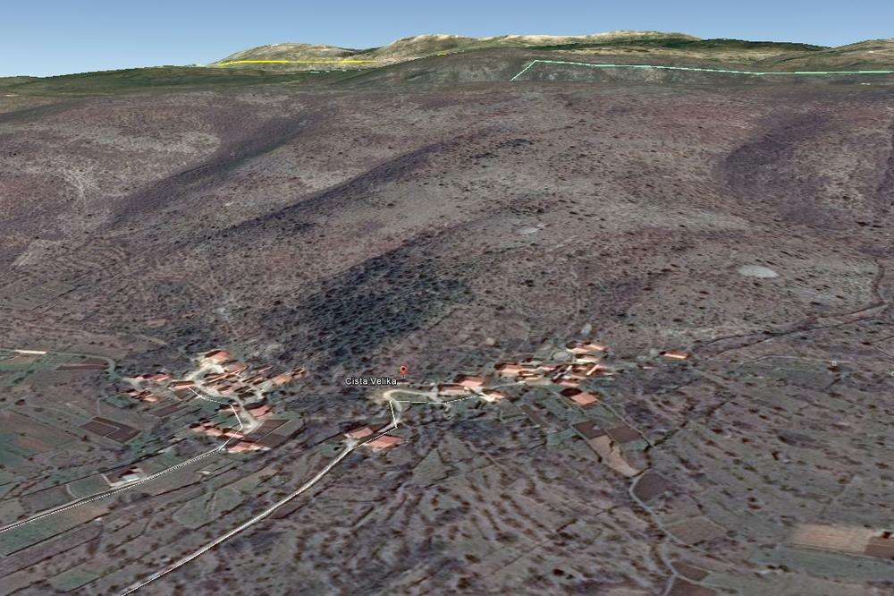 HOROR U ČISTOJ VELIKOJ: Sin (22) ubio oca policajca, strahuje se i za sudbinu njegove majke i devojke