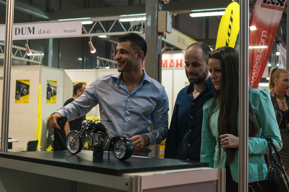 Zbog njega ćete biti ponosni što ste SRBI! Futuristicki elektro motor predstavljen na sajmu automobila i motora! (FOTO) (VIDEO)