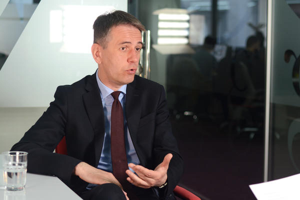 PLJUŠTE KAZNE POSLANICIMA OPOZICIJE! Radulović rekorder, ostao bez 80 odsto plate!