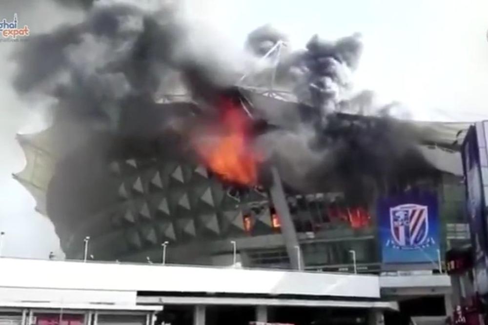 JEZIVI SNIMCI: Požar na stadionu Šangaja! (VIDEO)