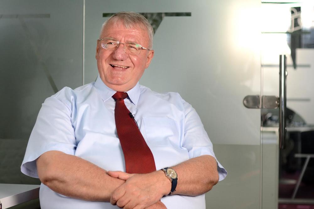 ESPRESO INTERVJU ŠEŠELJ: Ako postanem predsednik dovešću POPOVE da OKADE zgradu PREDSEDNIŠTVA! (VIDEO)