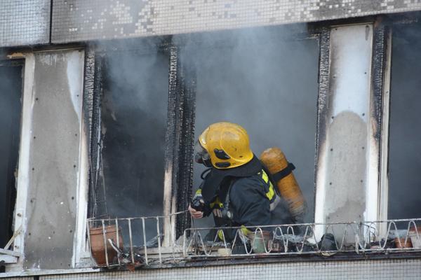 GORELA ĆEVABDŽINICA U CENTRU BEOGRADA: 30 ljudi hitno evakuisano!