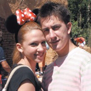 NAKON ŠTO SE SMUVALA SA OŽENJENIM, PROGOVORIO NJEN PRVI DEČKO! Otkrio PRAVO mišljenje o njoj - "ČUDNO JE"