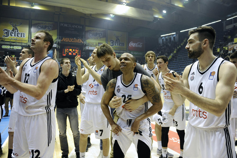 PARTIZANOV ASPIRIN! Kad Grobari upadnu u predinfarktno stanje, zna se koga zovu! (VIDEO)