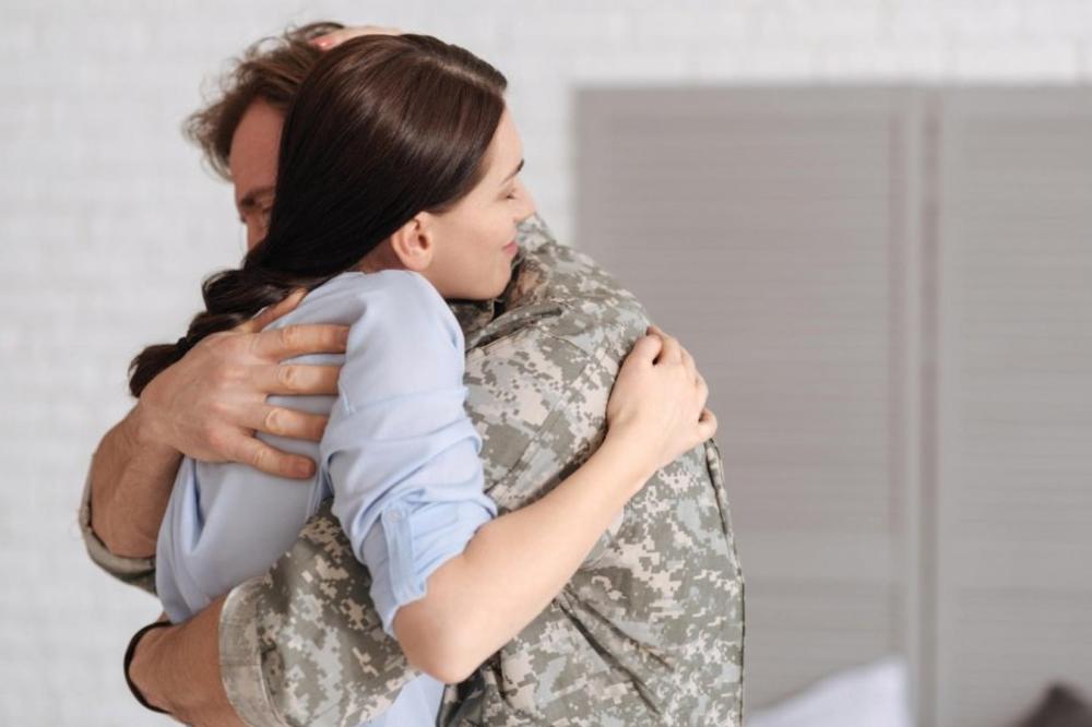 KAO DROGA! Naučnici dokazali da LJUBAV IZAZIVA BOL I ZAVISNOST!