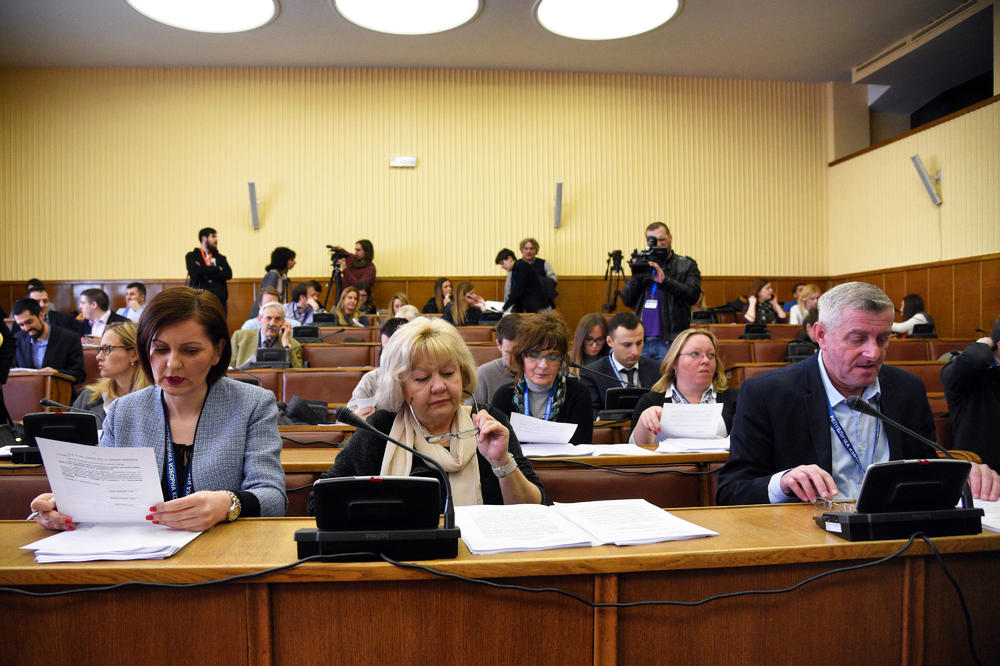 Članovi opozicije napustili sednicu RIK! Ovo je razlog!