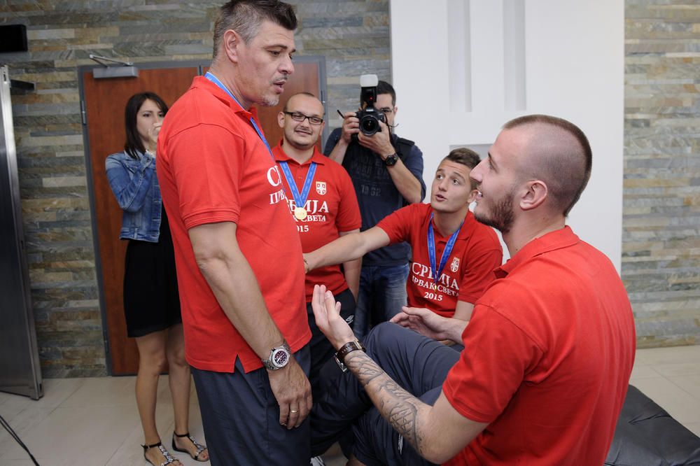 GOTOVO! Milinković-Savić ima novi klub! (FOTO)