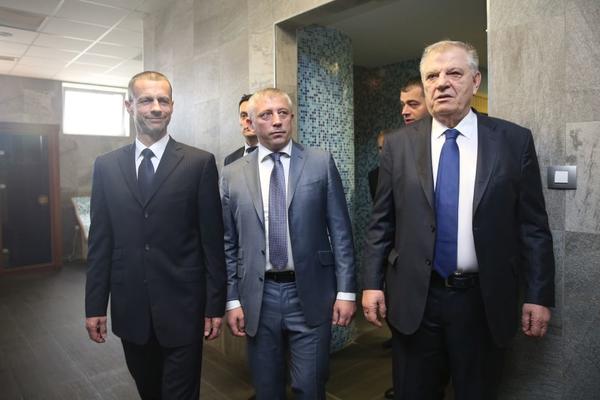 Predsednik UEFA došao u Beograd i šokirao: Srbija će biti izbačena zbog huligana! (FOTO)