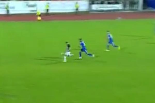 JOGA BONITO NA CRNO-BELI NAČIN! Imamo još jednog kandidata za gol sezone! (VIDEO)