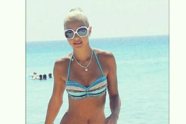 OVO JE DEVOJKA KOJA JE SLOMILA SRCE NAŠEM PEVAČU: Njoj je posvetio najtužniju baladu!