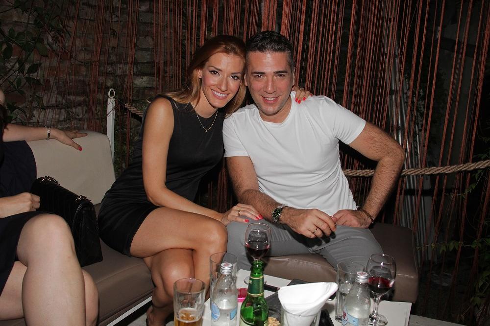 STIŽU PRINOVE, I TO DVE: Jovana i Željko Joksimović očekuju blizance! (FOTO)