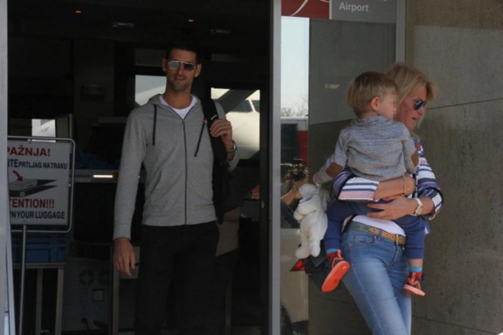 Stigao je u Beograd! Novak Đoković odgovorio na pitanje da li izlazi na izbore (FOTO) (VIDEO)