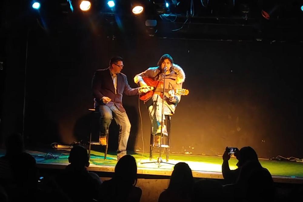 CEO BALKAN SLAVI MUZIKU OVOG MLADIĆA SA AUTIZMOM: Poslušajte i vi, osetite LJUBAV! (VIDEO)