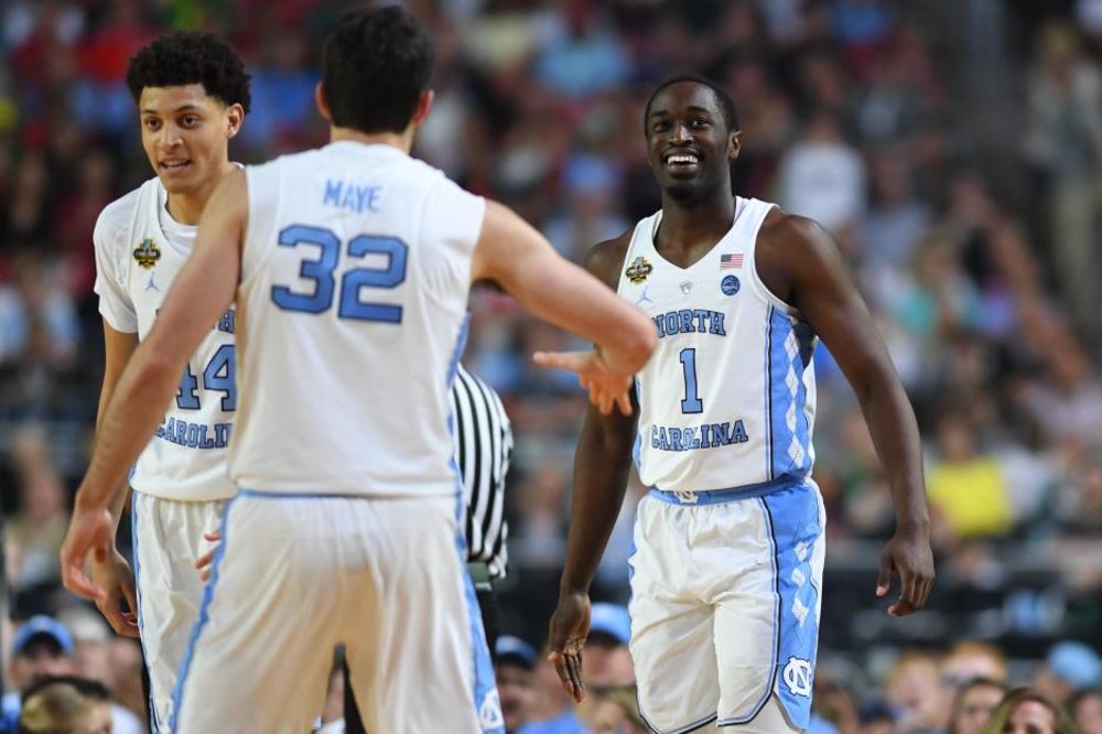 RUŽNO, PRLJAVO, NEGLEDLJIVO: 2 sumnjive odluke su odlučile NCAA finale! Tar Hilsi od slomljenih do šampionskih srca! (FOTO) (VIDEO)