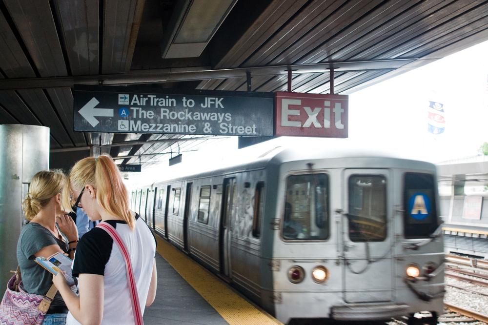 DIJANA KADRIBAŠIĆ POGINULA U NJUJORKU: Pregazio je voz zbog telefona!