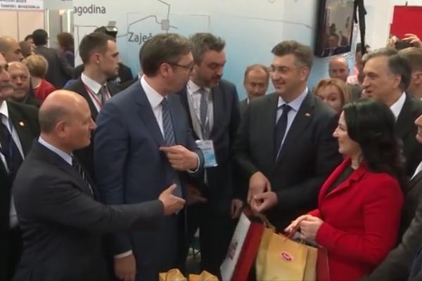 Vučić hrvatskom premijeru uručio SRPSKU ČOKOLADU! Odgovor Plenkovića je CARSKI! (VIDEO)