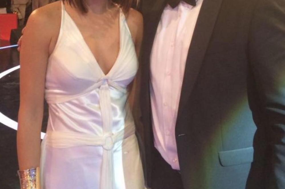 NJU VIŠE NEĆEMO GLEDATI U VESTIMA! Voditeljka dnevnika TRUDNA, a sin će joj dobiti pravo srpsko ime! (FOTO)