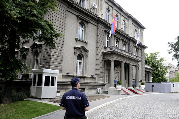 VUČIĆ NEĆE NA ANDRIĆEV VENAC? Ovo je zgrada u koju će se preseliti novi predsednik Srbije!