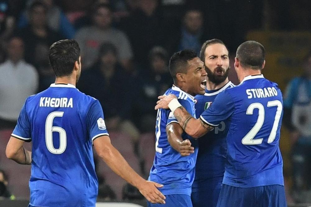 AURELIO, TI SI KRIV! Do sada su ga mrzeli, a posle ovoga će Iguainu biti zabranjen ulazak u Napulj! Juve u finalu Kupa! (VIDEO)