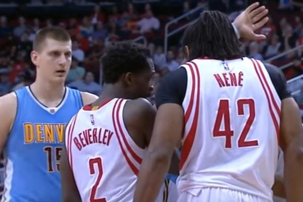 JOKIĆEV TRIK NIJE PROŠAO: Srpski as pokušao da isprovocira protivnike i to dva puta, ali nisu naseli, a on je završio na podu! (VIDEO)