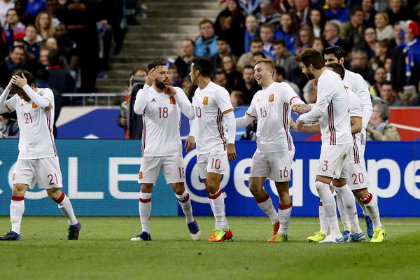 KLASIČNA PIJAČARSKA PRIČA: Barsa obezbedila prvo letnje pojačanje, ali ga možda odmah proda za mnogo veće pare!