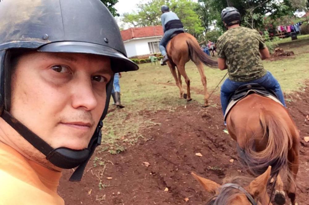 Bivši lider OTPORA iz Amerike poručuje: Nemam veze sa protestima, ali klincima želim sve najbolje!