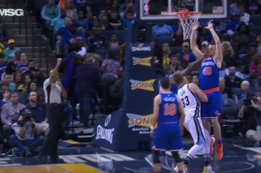 Hteo je da zabode u glavu Marka Gasola, a umesto toga je nokautirao sopstvenog saigrača! (VIDEO)