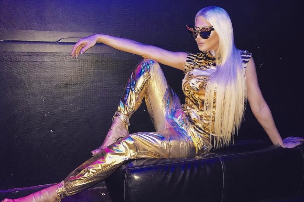 SAD SU ONE NA REDU! Karleuša sad ove dve svetske zvezde optužuje za kopiranje (FOTO)