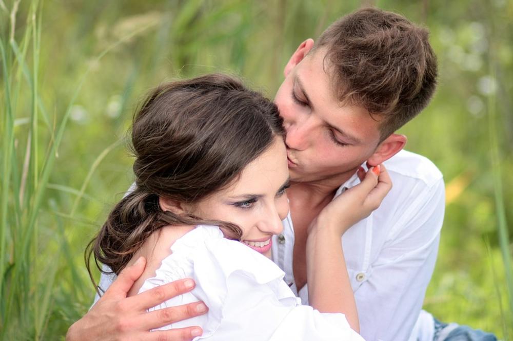 Samo oni u jakim vezama mogu da odgovore na ovih 13 pitanja - možete li i vi? (FOTO) (GIF)