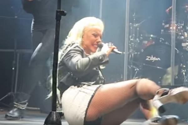 OPET SE SLOMILA NA BINI! Lepa Brena se nije nokautirala nogom, ali se PROSULA za sve pare! (VIDEO)