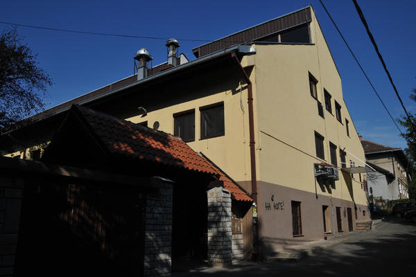 Oštetili ste nešto u studentskom domu? Koštaće vas k'o svetog Petra Kajgana! A tek da vidite koliko košta PRLJAVA SOBA!